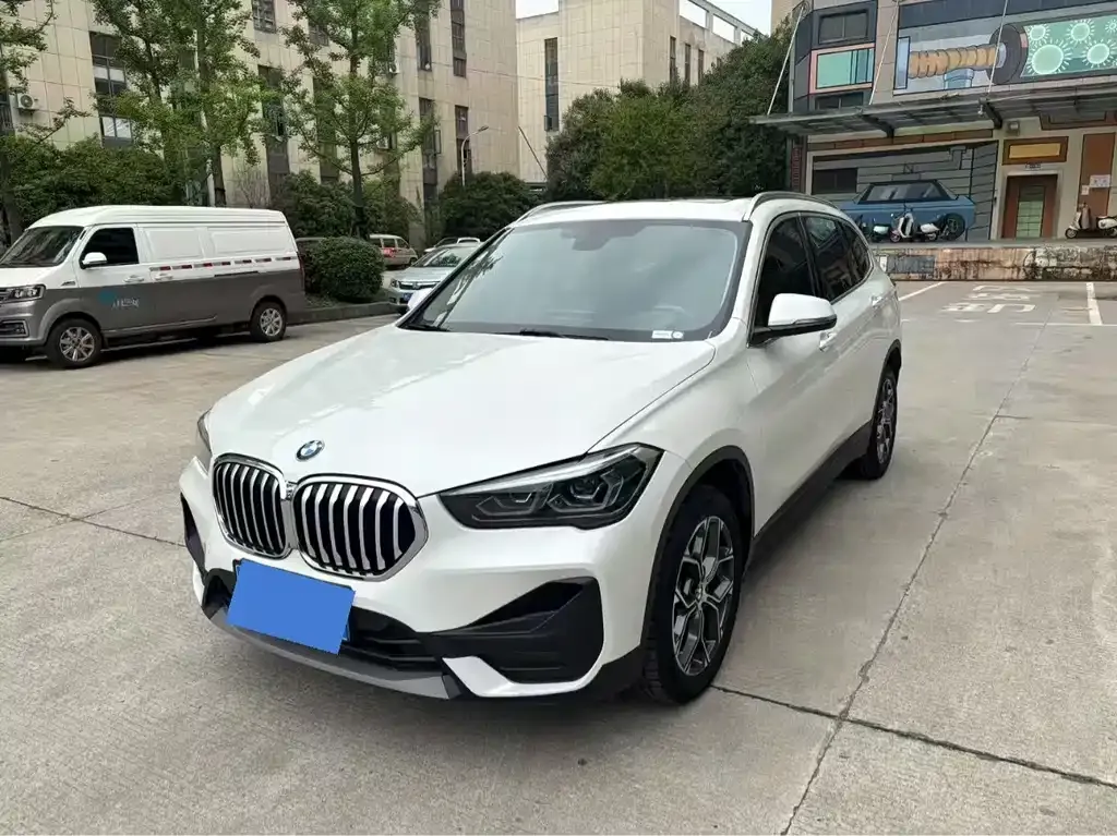 BMW X1 — фото 1