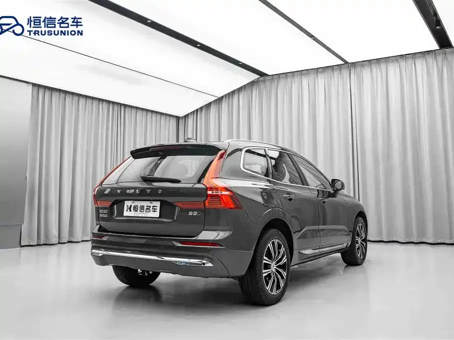 Volvo XC60 — фото 5
