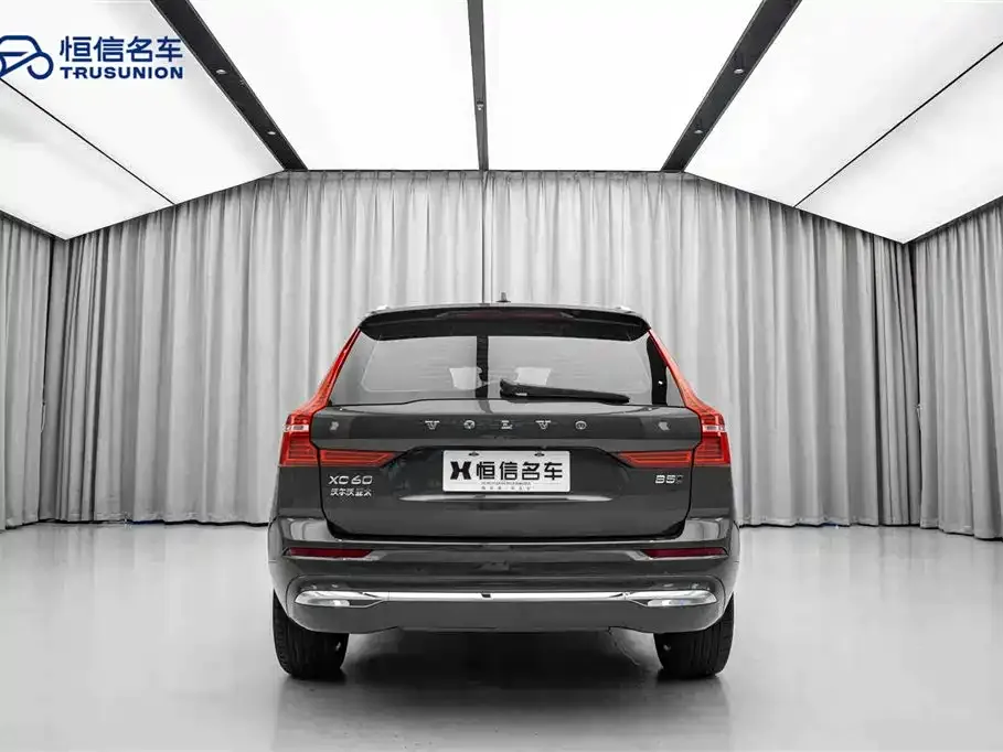 Volvo XC60 — фото 6