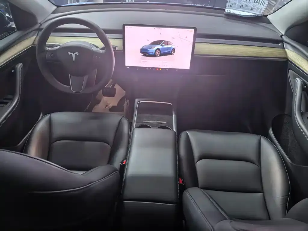Tesla Model Y — фото 3