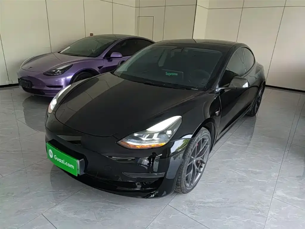 Tesla Model 3 — фото 1
