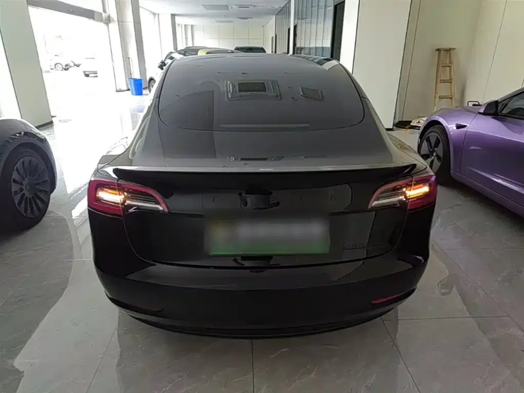 Tesla Model 3 — фото 5