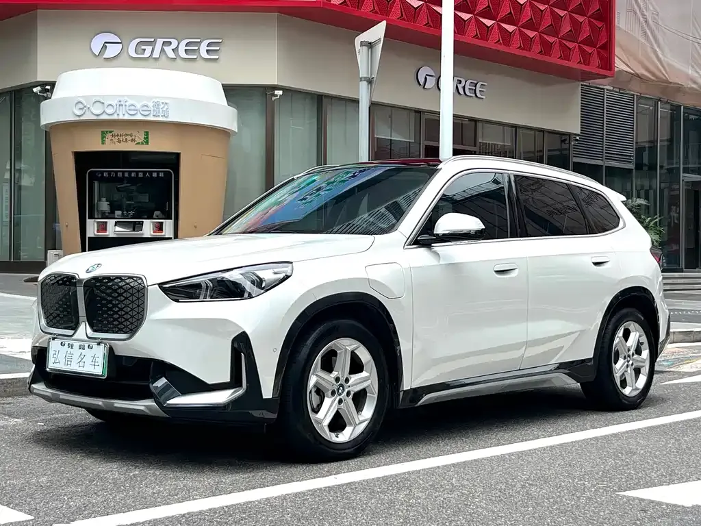 BMW iX1