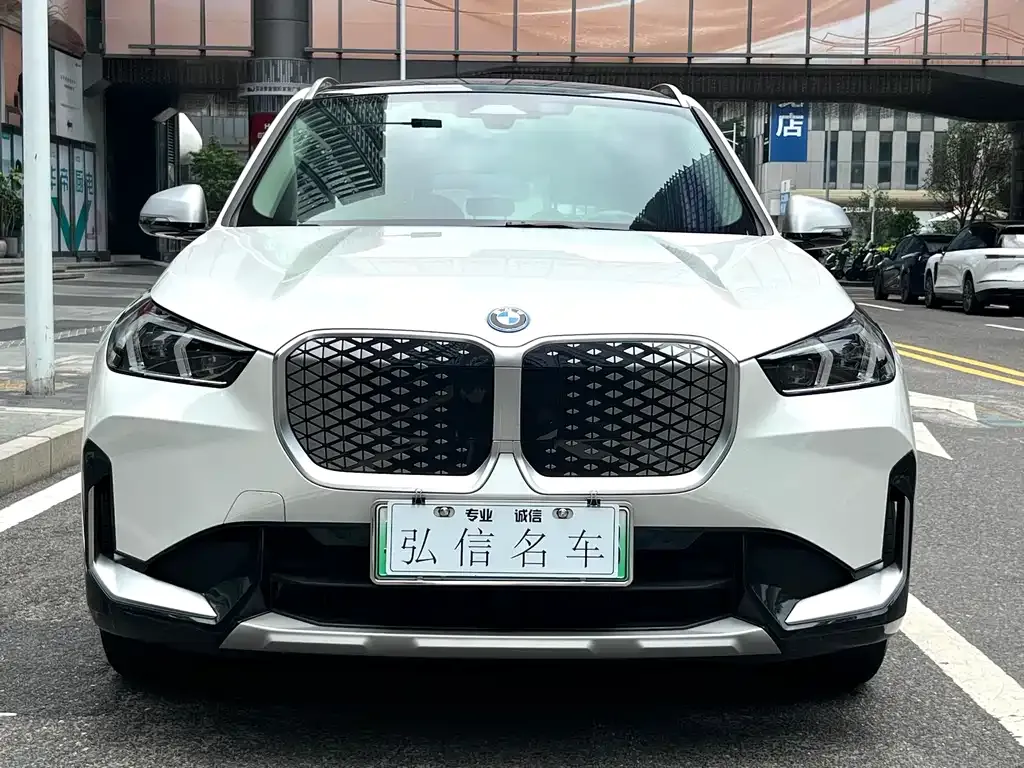 BMW iX1 2024 из CN, фото 8
