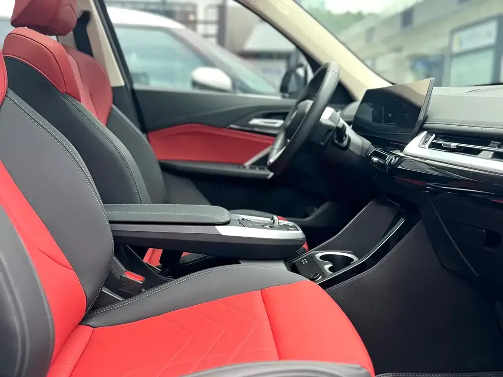 BMW iX1 2024 из CN, фото 4