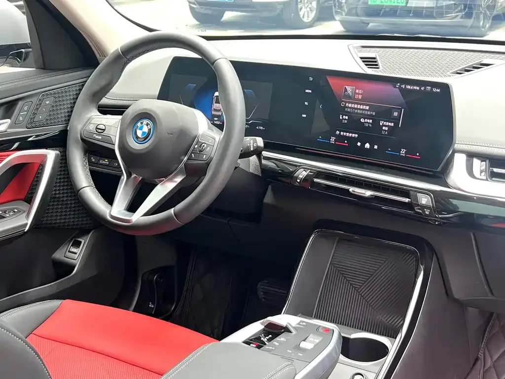 BMW iX1 2024 из CN, фото 3