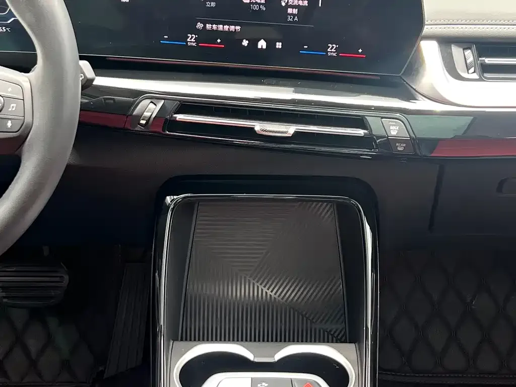 BMW iX1 2024 из CN, фото 2