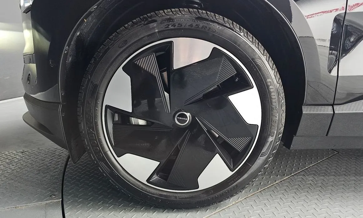 Volvo EX30 2025 из KR, фото 4