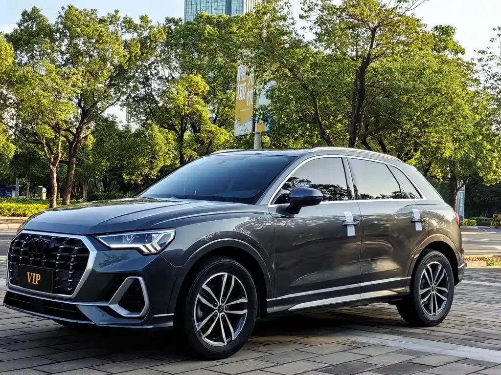 Audi Q3 — фото 1