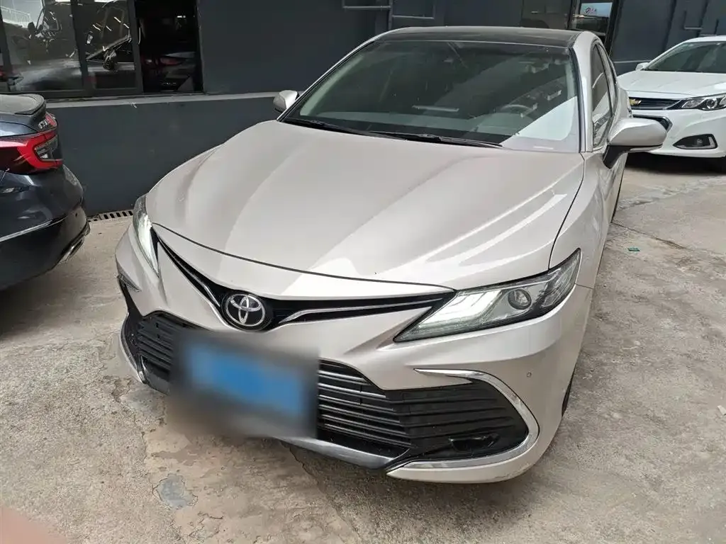 Toyota Camry — фото 4
