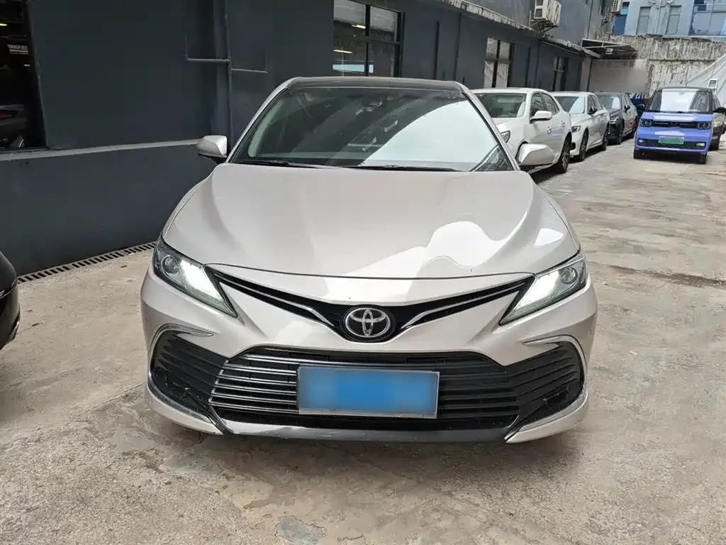 Toyota Camry — фото 9