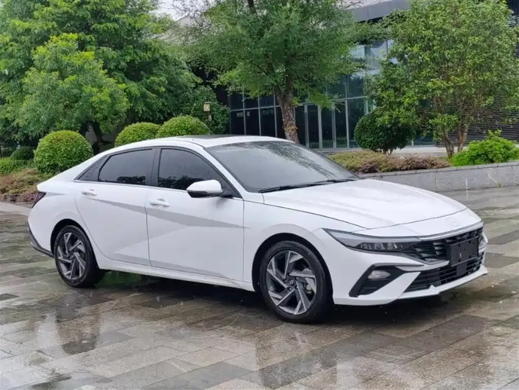 Hyundai Elantra — фото 8