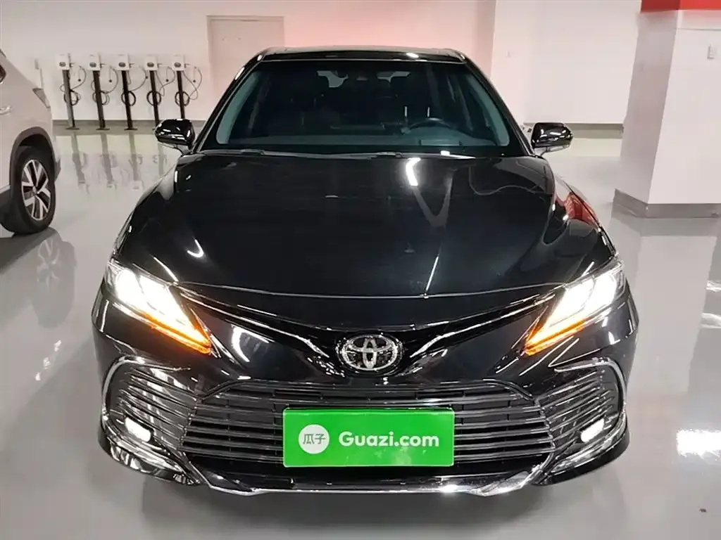 Toyota Camry — фото 5