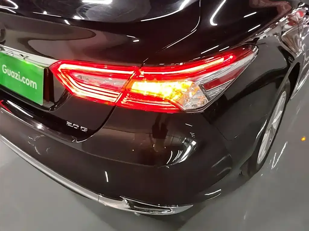 Toyota Camry — фото 7