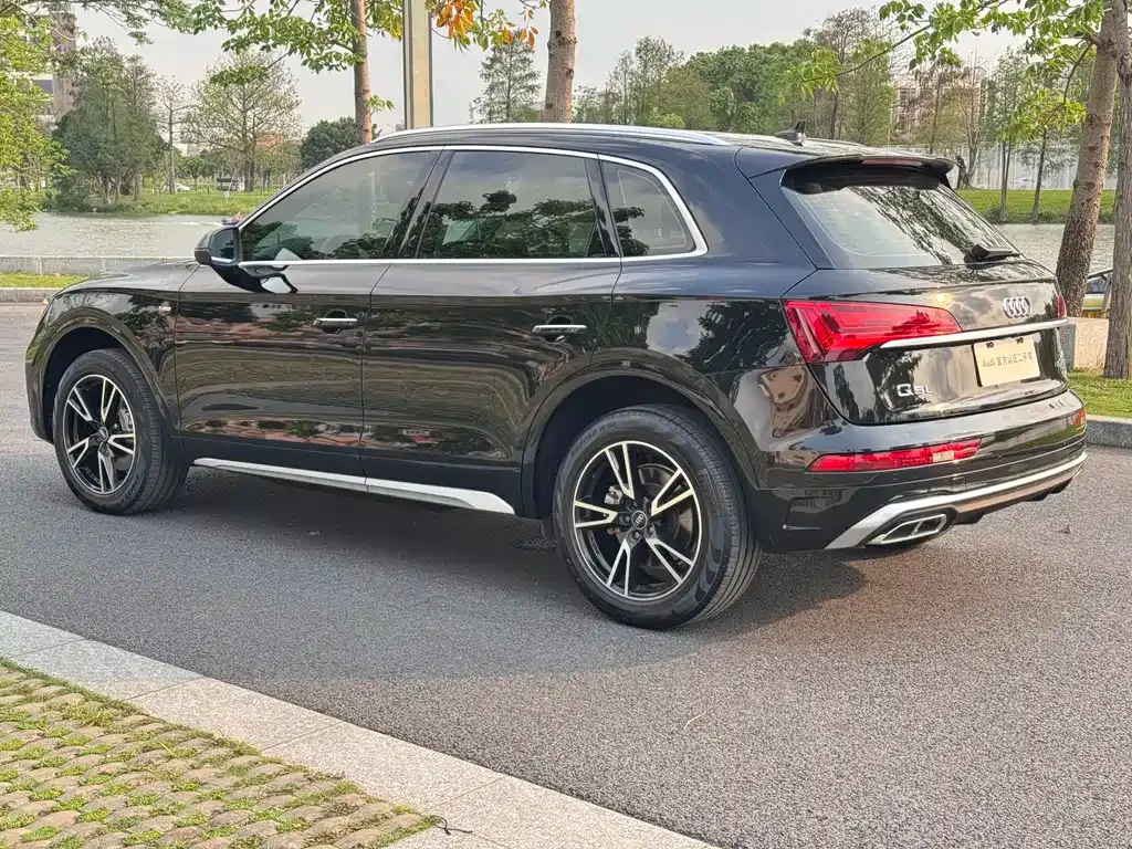 Audi Q5L — фото 4