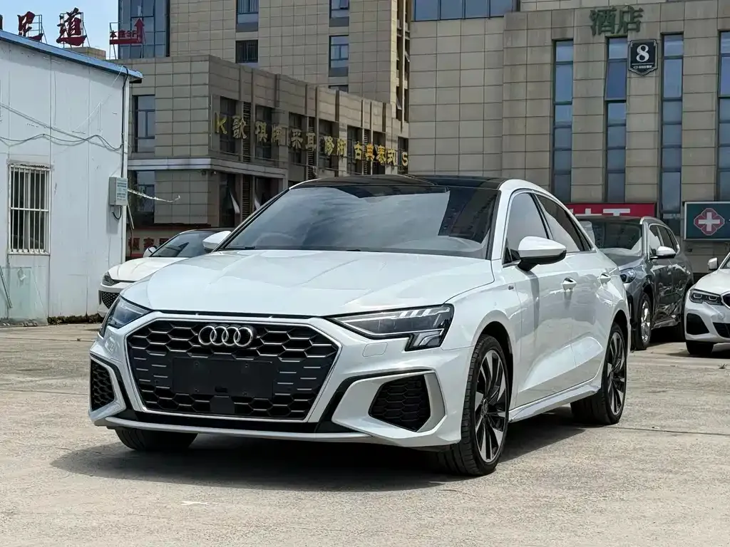 Audi A3 2023 из CN, фото 1