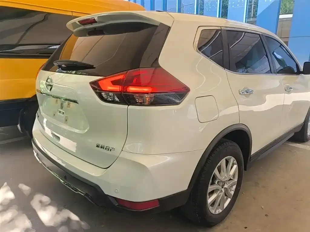 Nissan X-Trail — фото 8