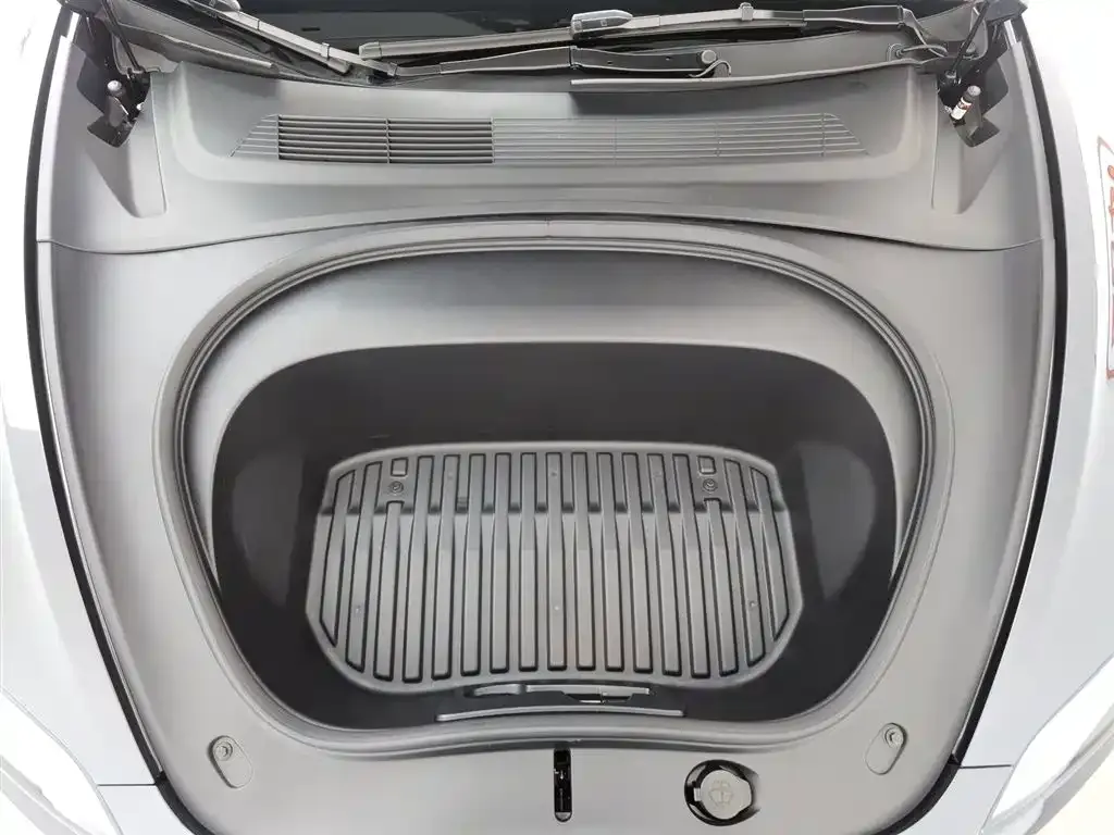 Tesla Model 3 — фото 2