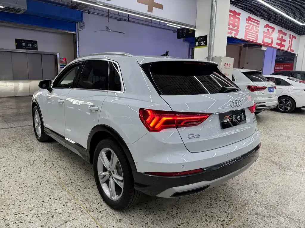 Audi Q3 — фото 10