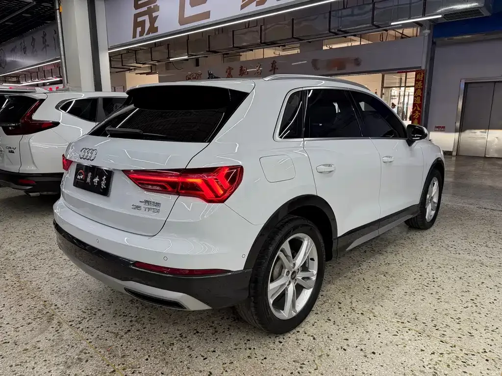 Audi Q3 — фото 6