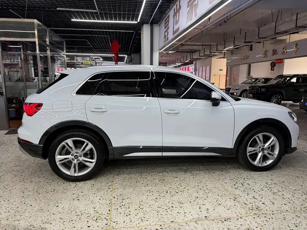 Audi Q3 — фото 8