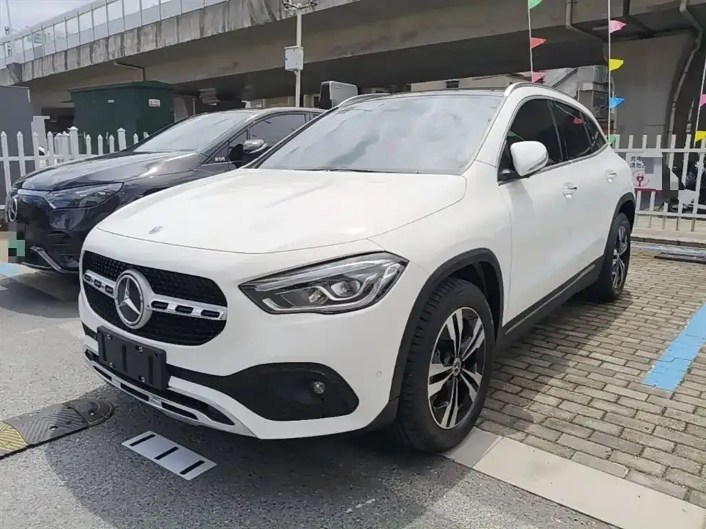 Mercedes-Benz GLA — фото 1