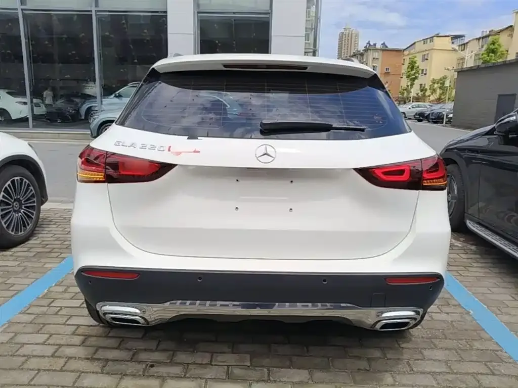 Mercedes-Benz GLA — фото 8