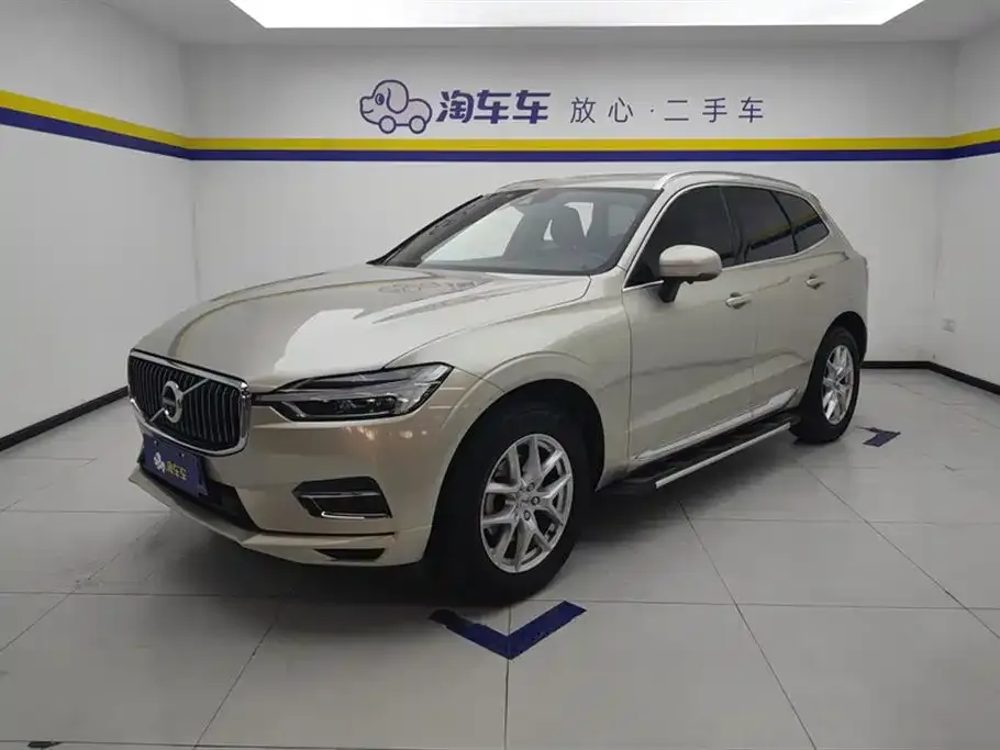 Volvo XC60 — фото 1