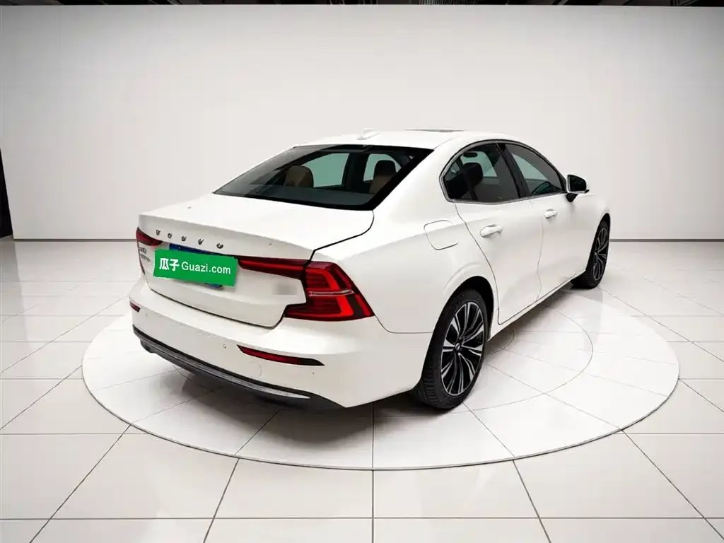 Volvo S60 — фото 5