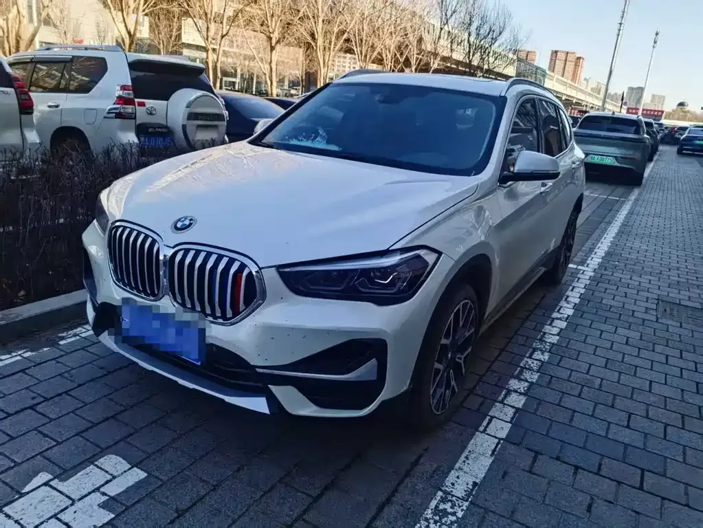 BMW X1 — фото 1