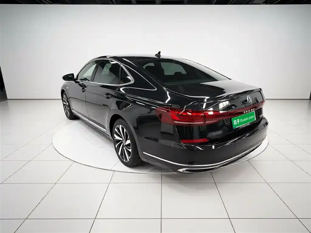 Volkswagen Passat — фото 7