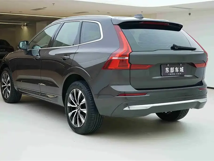 Volvo XC60 — фото 7