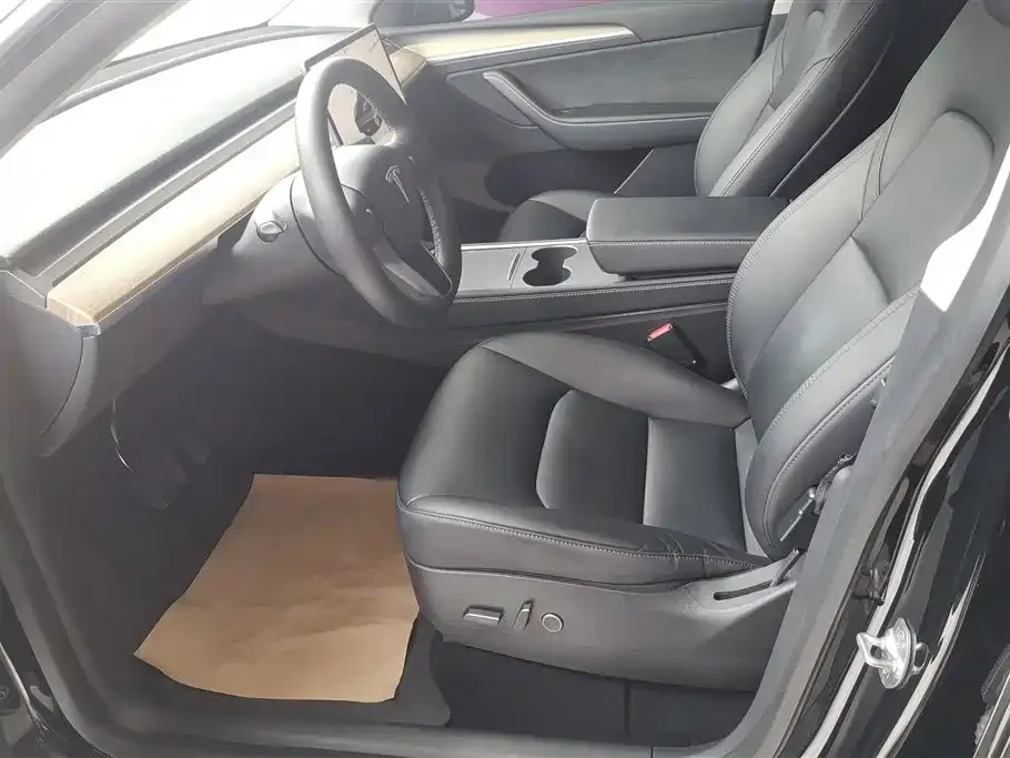 Tesla Model Y — фото 5