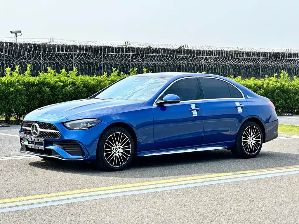 Mercedes-Benz C-Class — фото 1