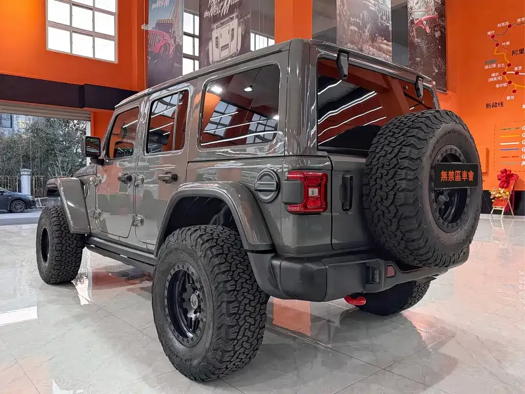 Jeep Wrangler — фото 5