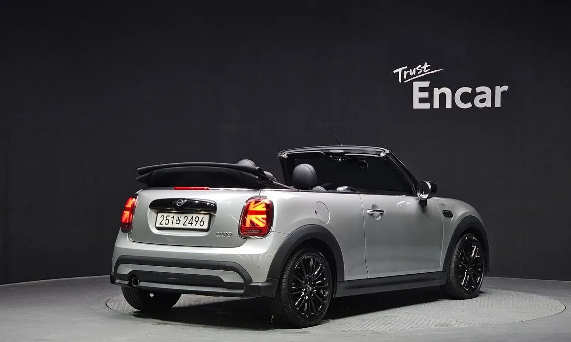 Mini Cooper Convertible 2024 из KR, фото 2