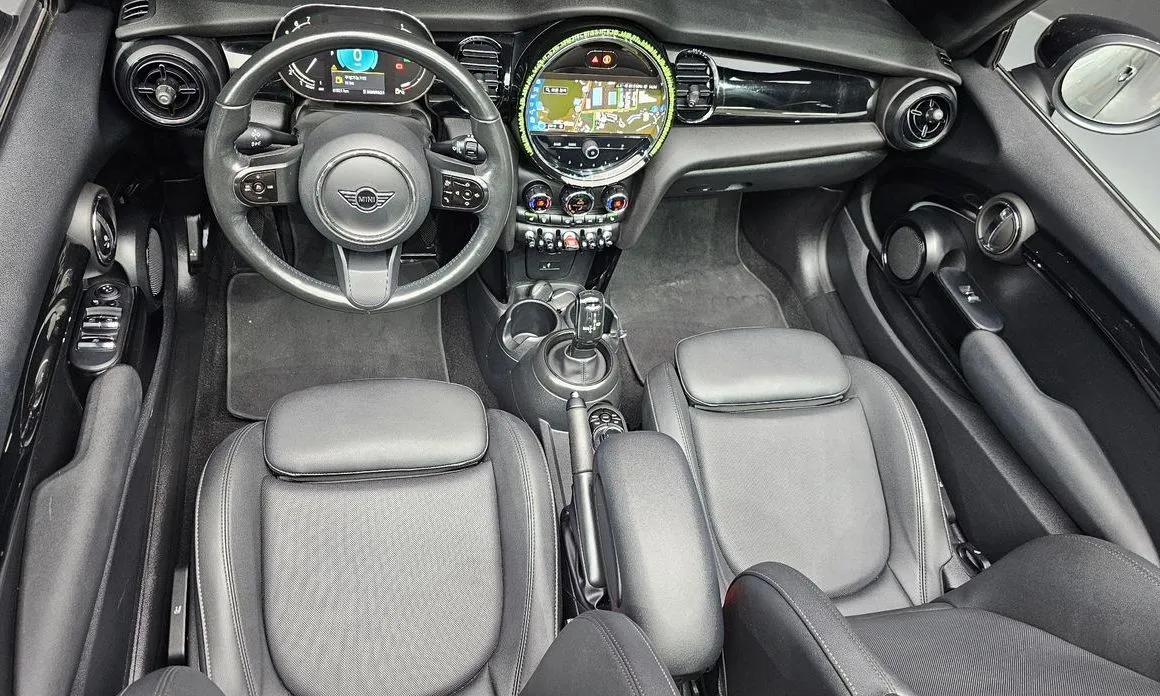 Mini Cooper Convertible 2024 из KR, фото 5
