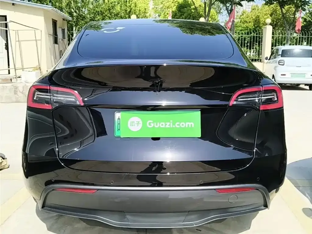 Tesla Model Y — фото 6