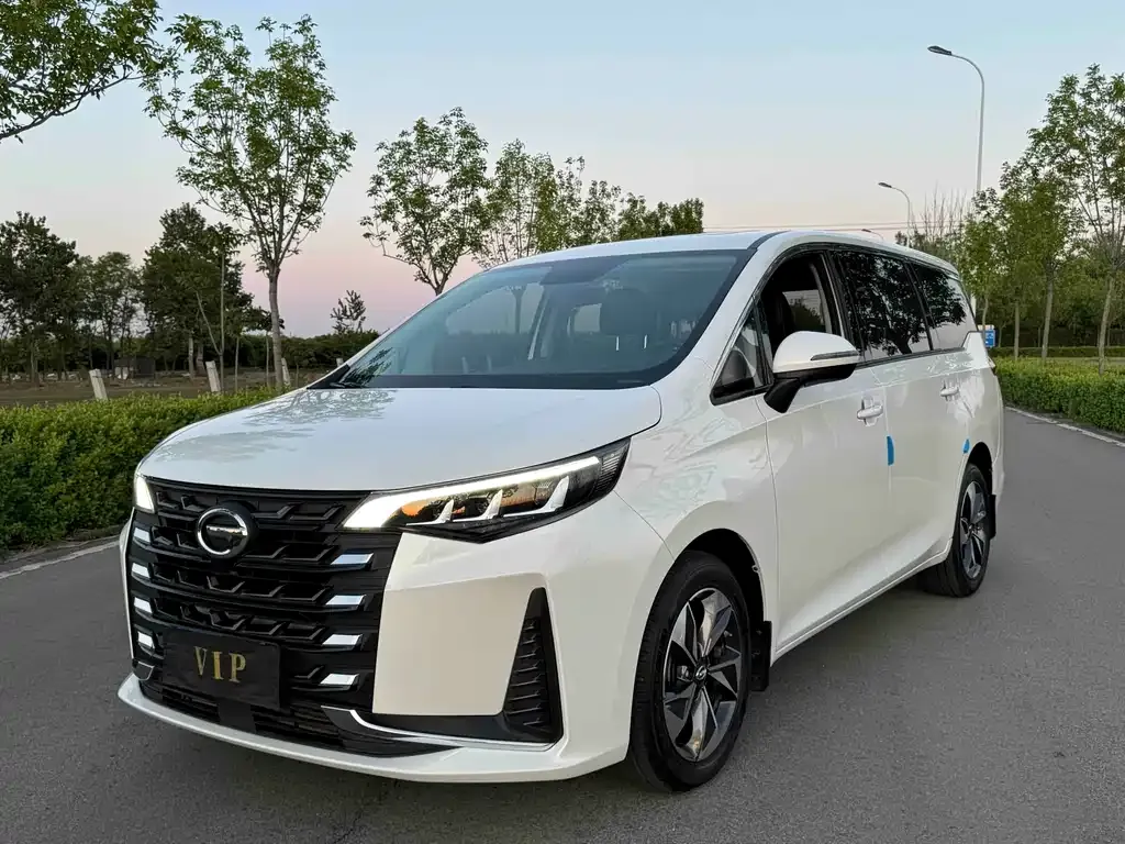 GAC Motor Trumpchi M6 — фото 1