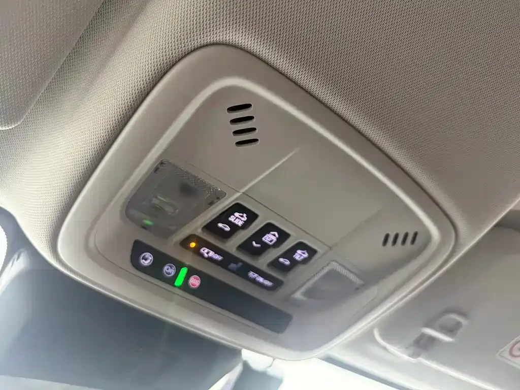 Buick LaCrosse — фото 6