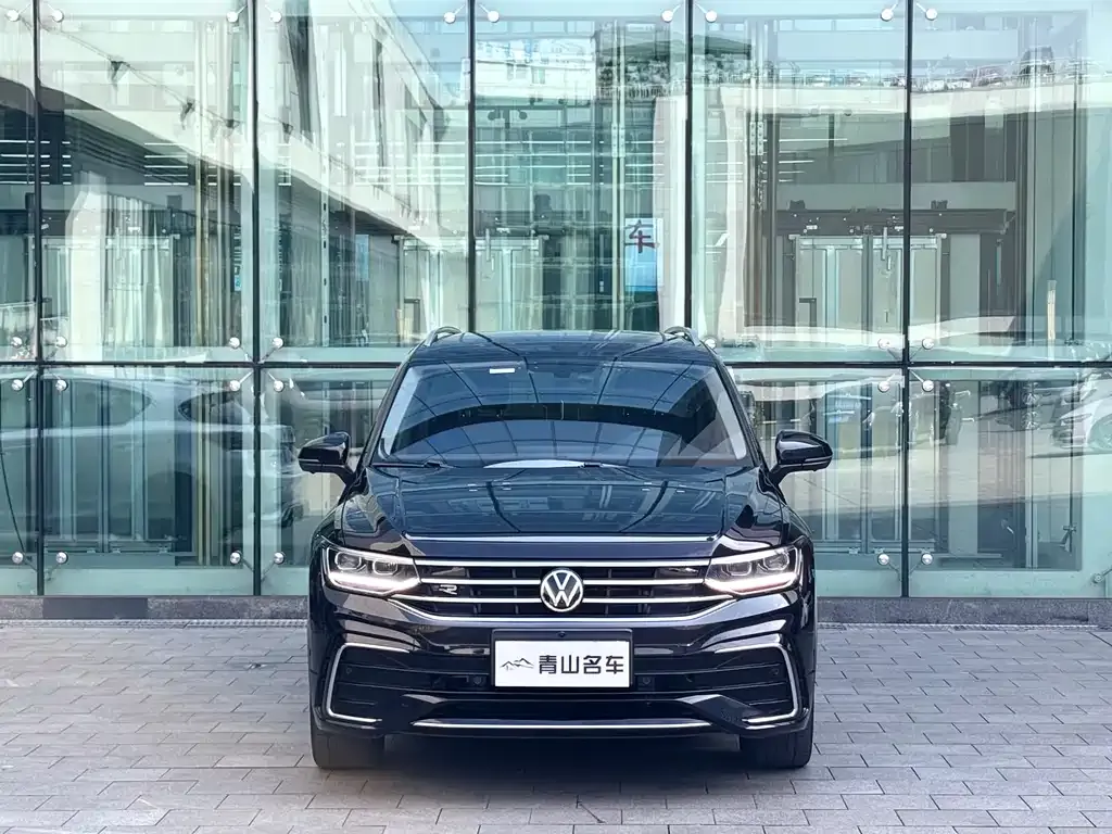 Volkswagen Tiguan L — фото 3