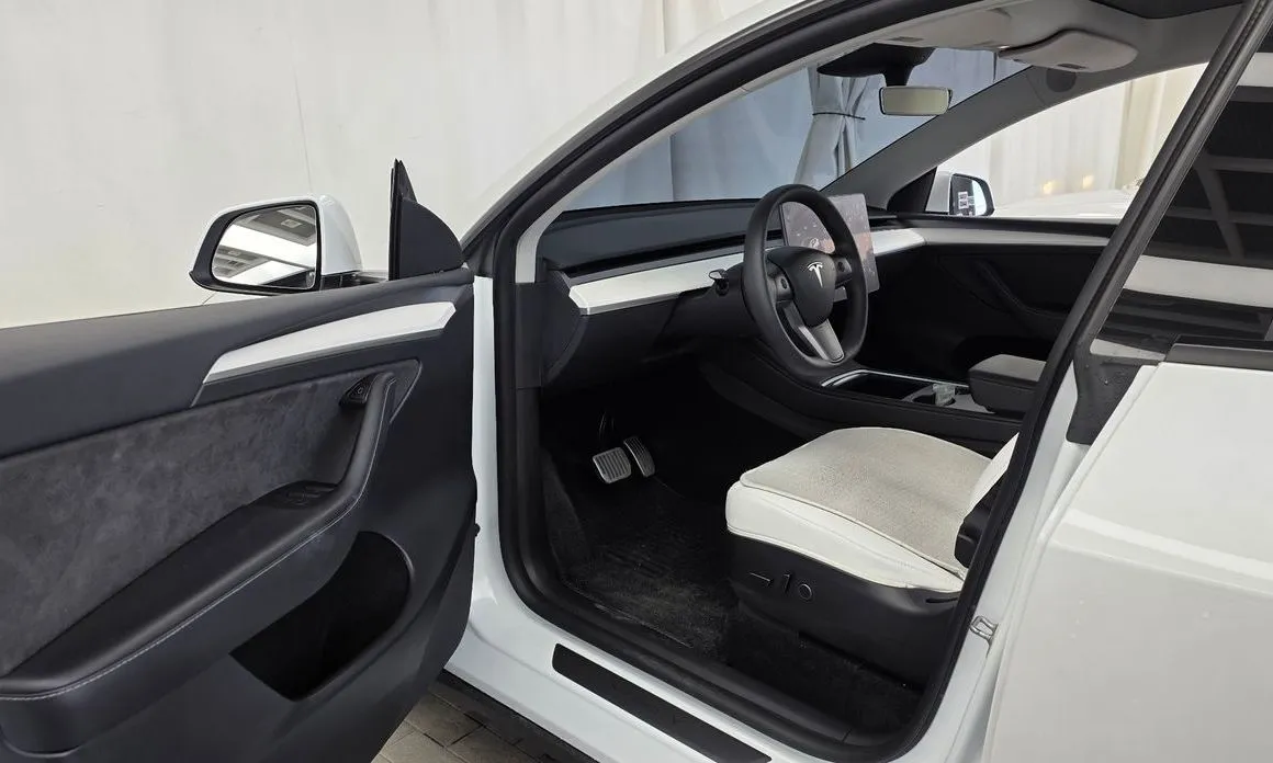 Tesla Model Y — фото 4