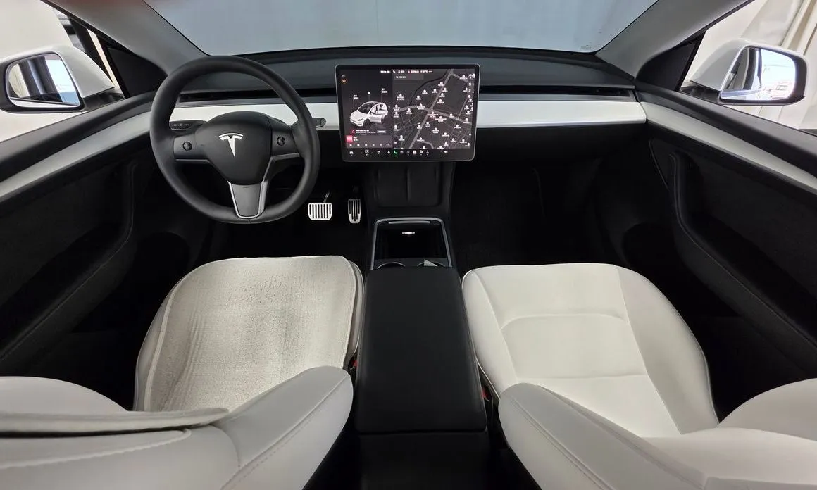Tesla Model Y — фото 9