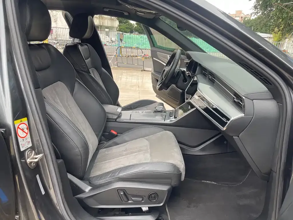 Audi A6L 2021 из CN, фото 10