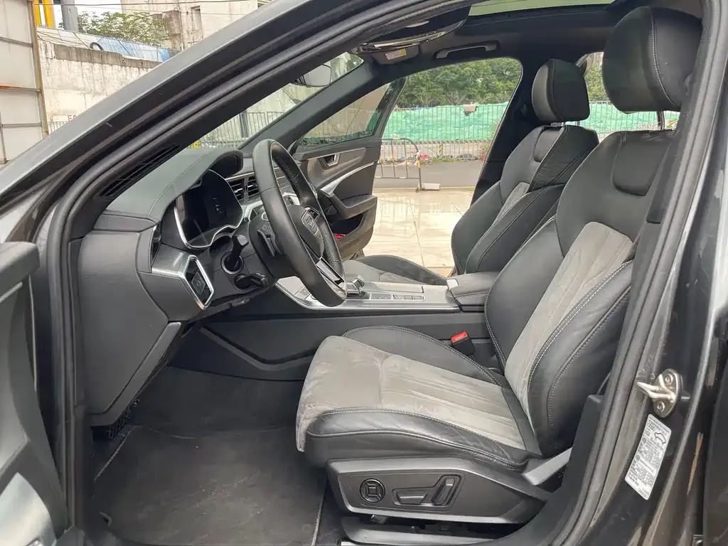Audi A6L 2021 из CN, фото 9
