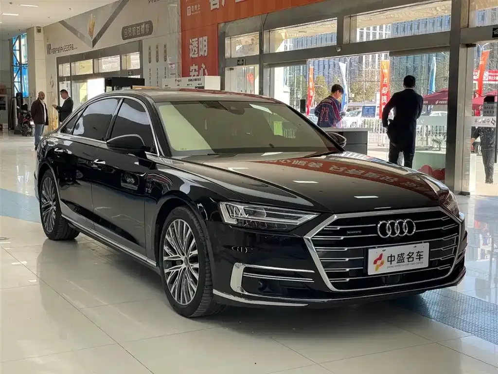 Audi A8 — фото 6