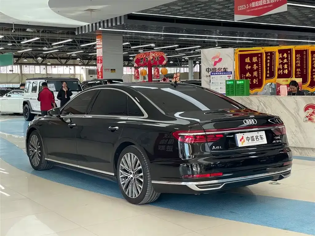 Audi A8 — фото 8
