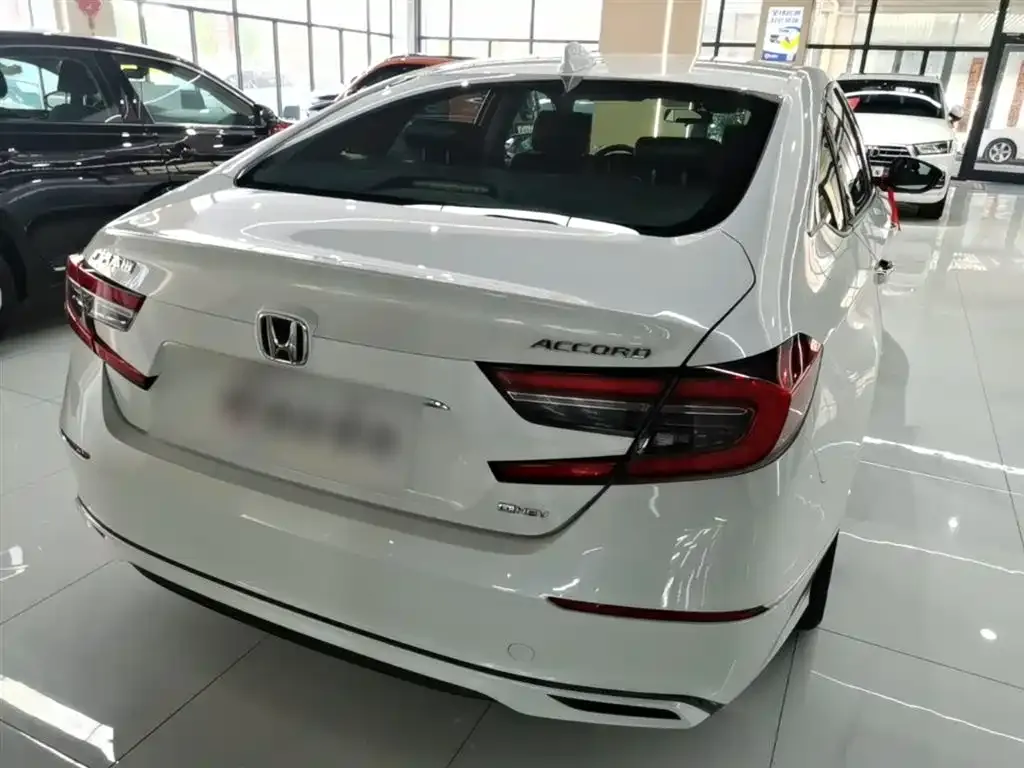Honda Accord — фото 8