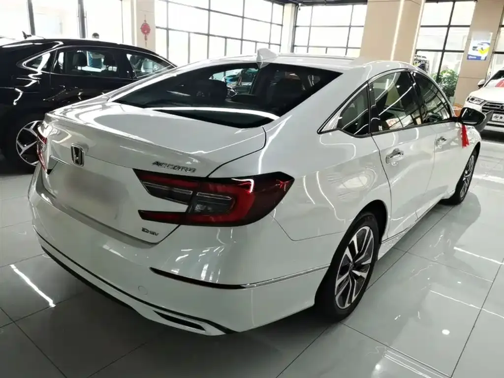 Honda Accord — фото 10