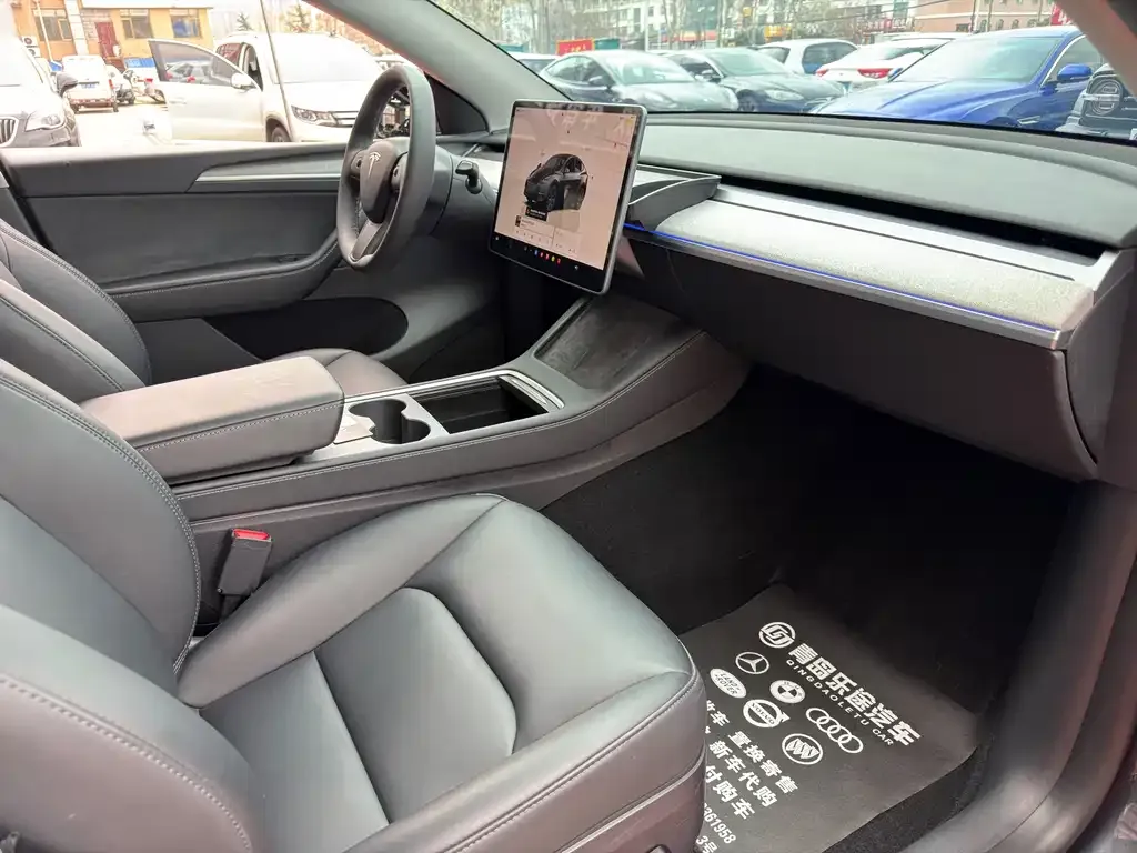 Tesla Model Y — фото 6